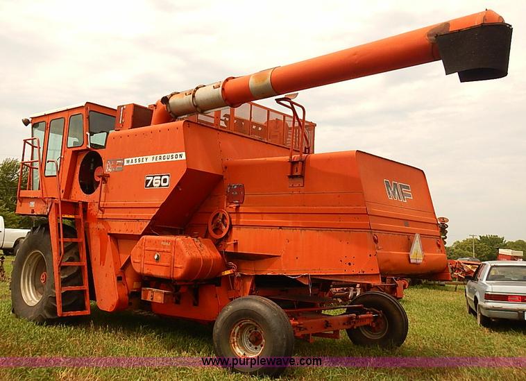 image for item J2075 Massey Ferguson 760 combine