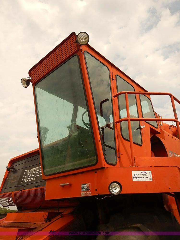 image for item J2075 Massey Ferguson 760 combine