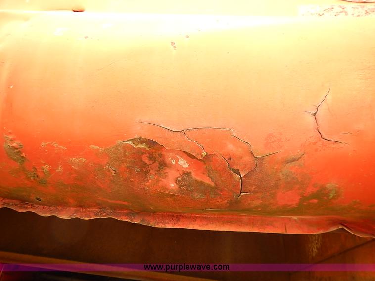 image for item J2075 Massey Ferguson 760 combine