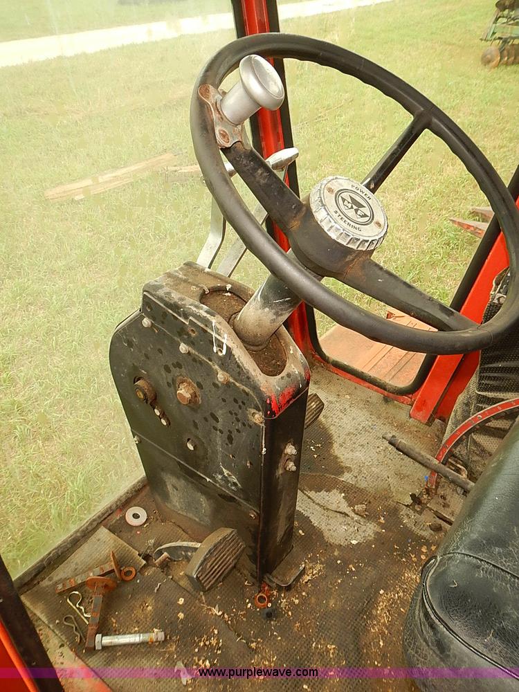 image for item J2075 Massey Ferguson 760 combine