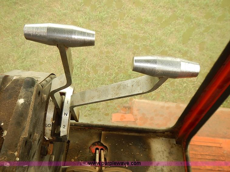 image for item J2075 Massey Ferguson 760 combine