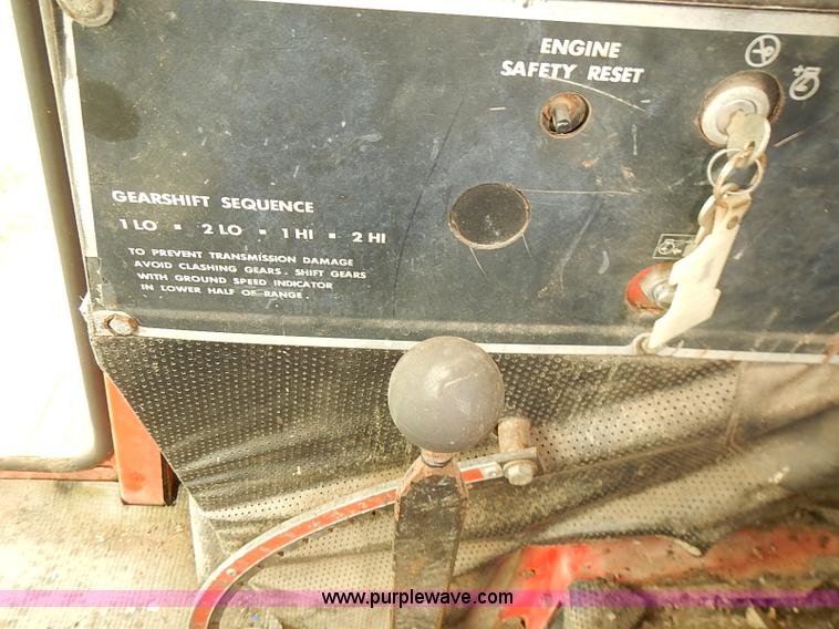 image for item J2075 Massey Ferguson 760 combine