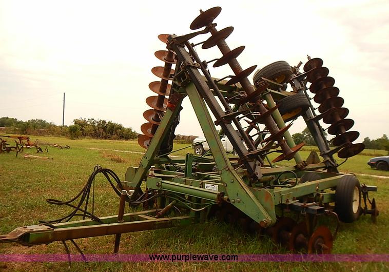 image for item J2114 John Deere 331 disk