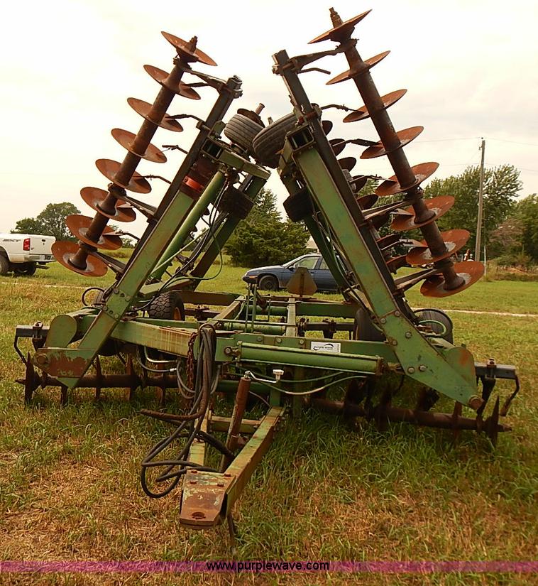 image for item J2114 John Deere 331 disk