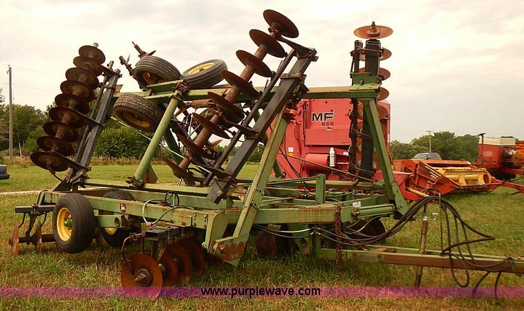 image for item J2114 John Deere 331 disk