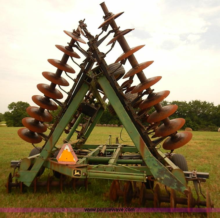image for item J2114 John Deere 331 disk