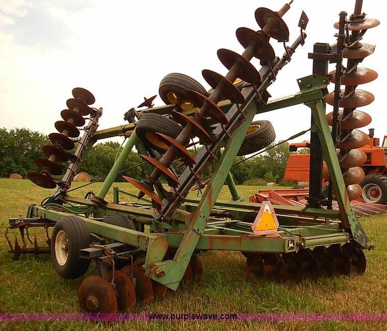 image for item J2114 John Deere 331 disk