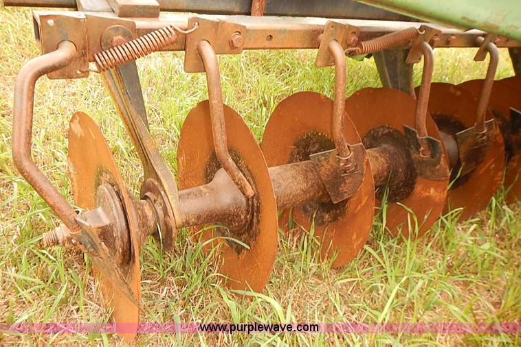 image for item J2114 John Deere 331 disk
