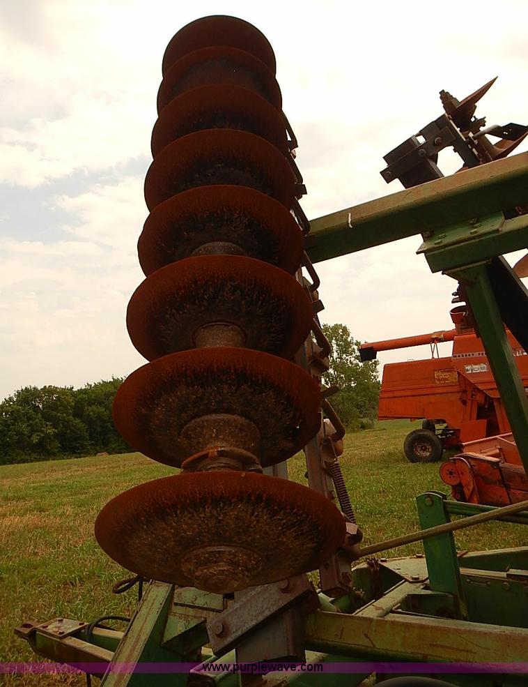 image for item J2114 John Deere 331 disk