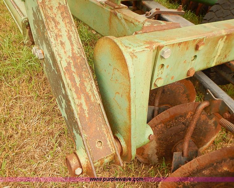 image for item J2114 John Deere 331 disk