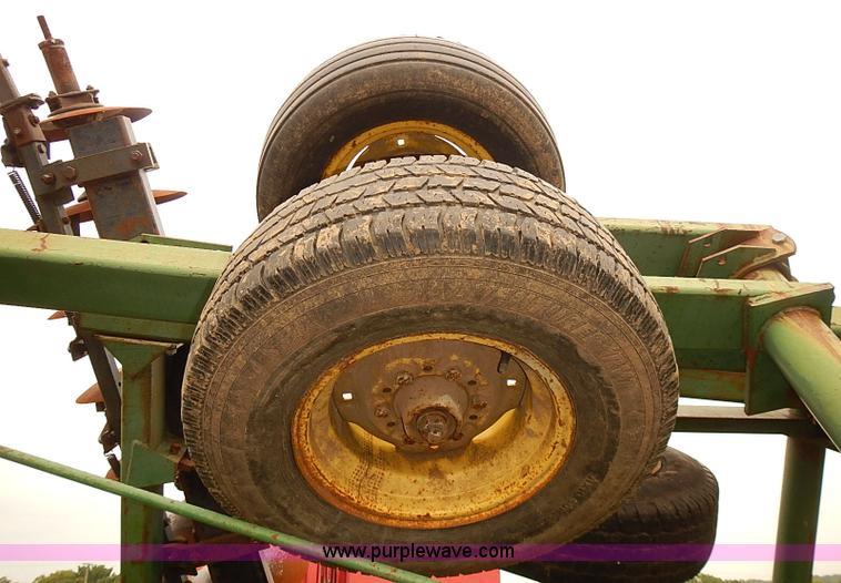 image for item J2114 John Deere 331 disk