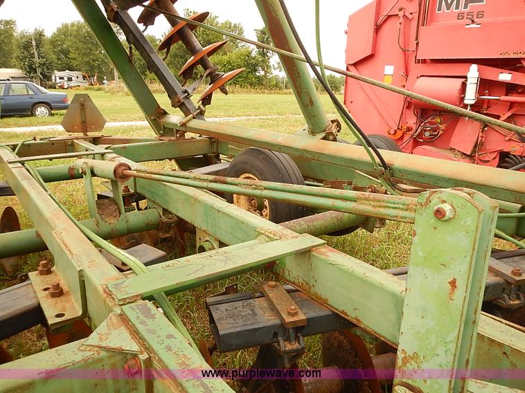 image for item J2114 John Deere 331 disk