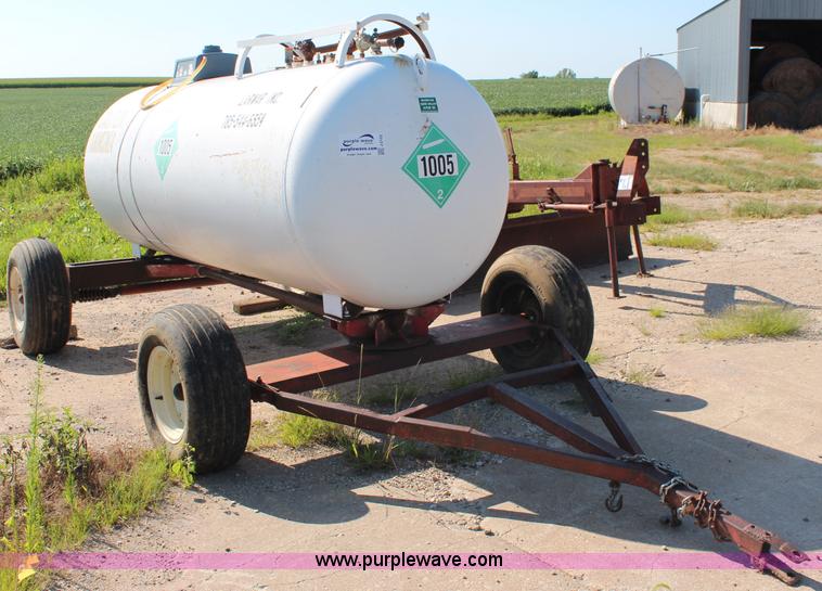 image for item J2152 Anhydrous tank with running gear