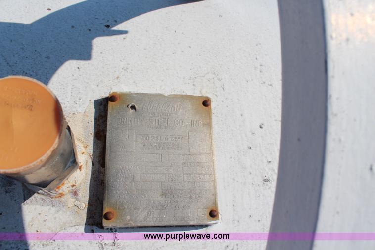 image for item J2152 Anhydrous tank with running gear