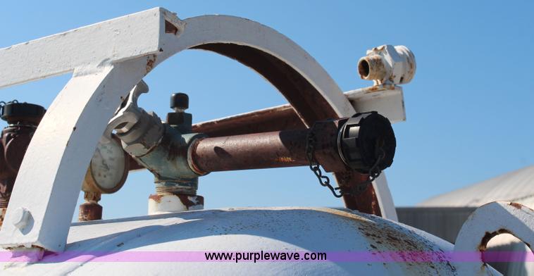 image for item J2152 Anhydrous tank with running gear