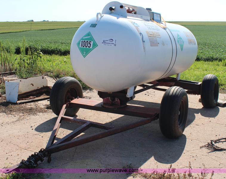 image for item J2153 Anhydrous tank with running gear