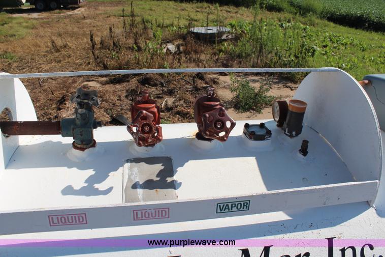 image for item J2153 Anhydrous tank with running gear