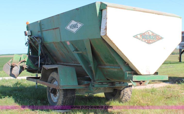 image for item J2154 Henke H14 mixer wagon