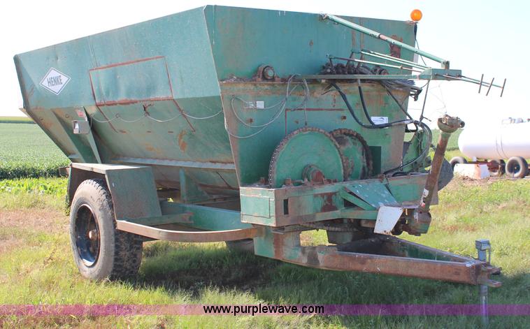 image for item J2154 Henke H14 mixer wagon