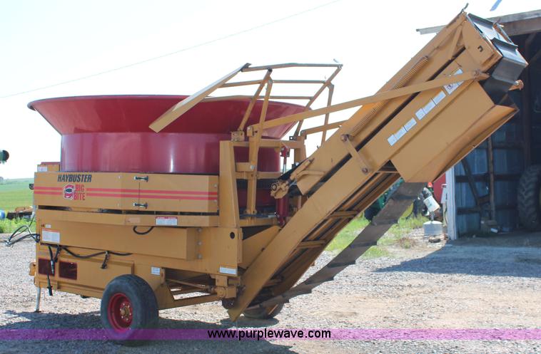 image for item J2157 HayBuster H1000 Big Bite tub grinder