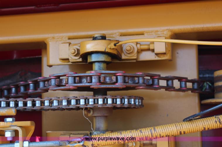 image for item J2157 HayBuster H1000 Big Bite tub grinder