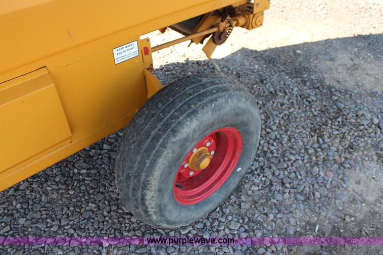 image for item J2157 HayBuster H1000 Big Bite tub grinder