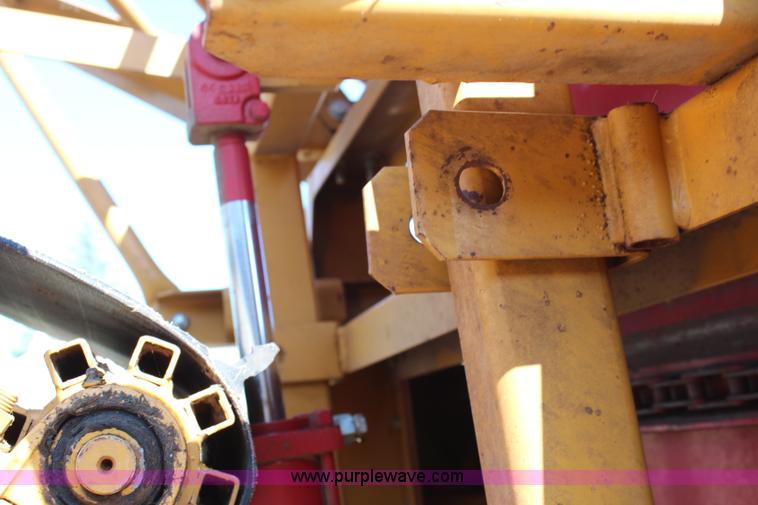 image for item J2157 HayBuster H1000 Big Bite tub grinder