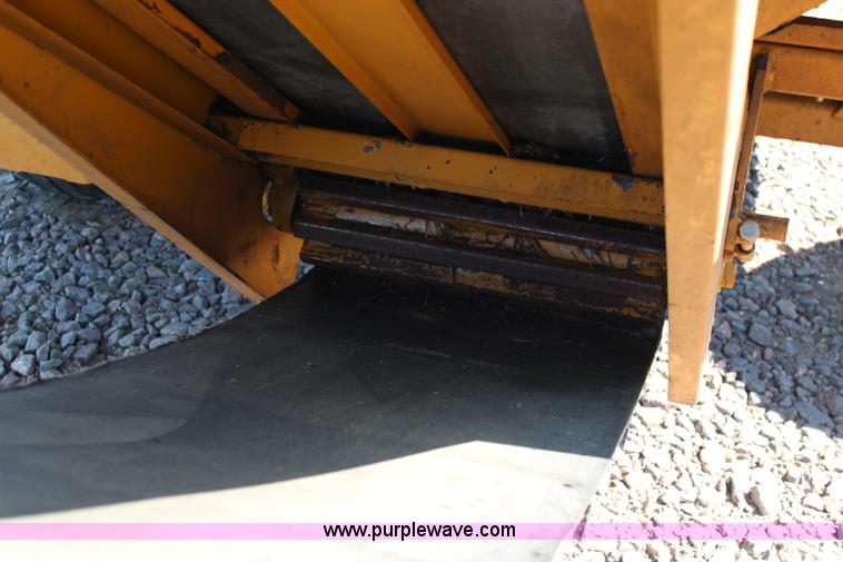 image for item J2157 HayBuster H1000 Big Bite tub grinder