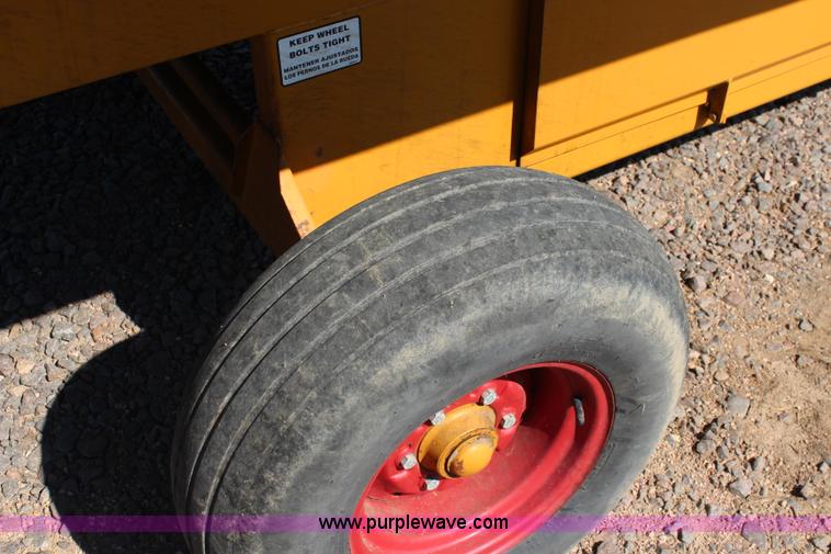 image for item J2157 HayBuster H1000 Big Bite tub grinder