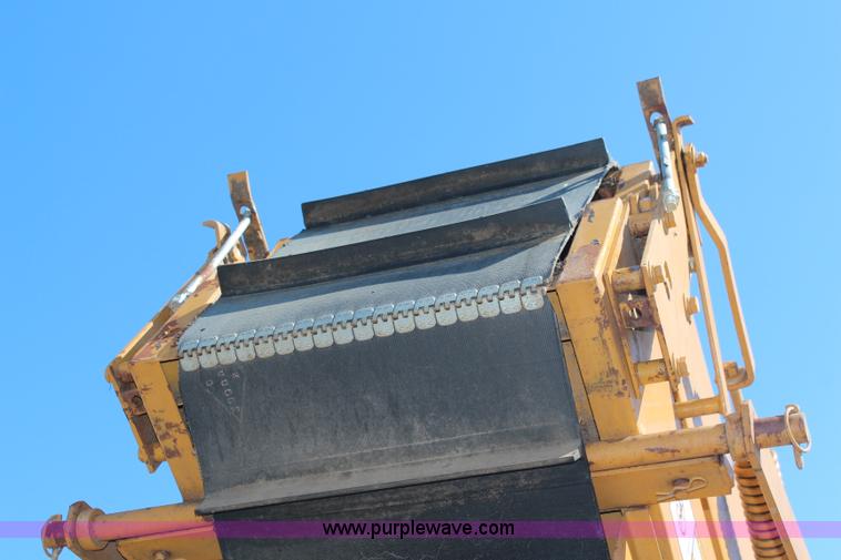 image for item J2157 HayBuster H1000 Big Bite tub grinder