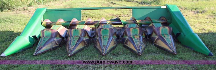 image for item J2168 1987 John Deere 643 corn head