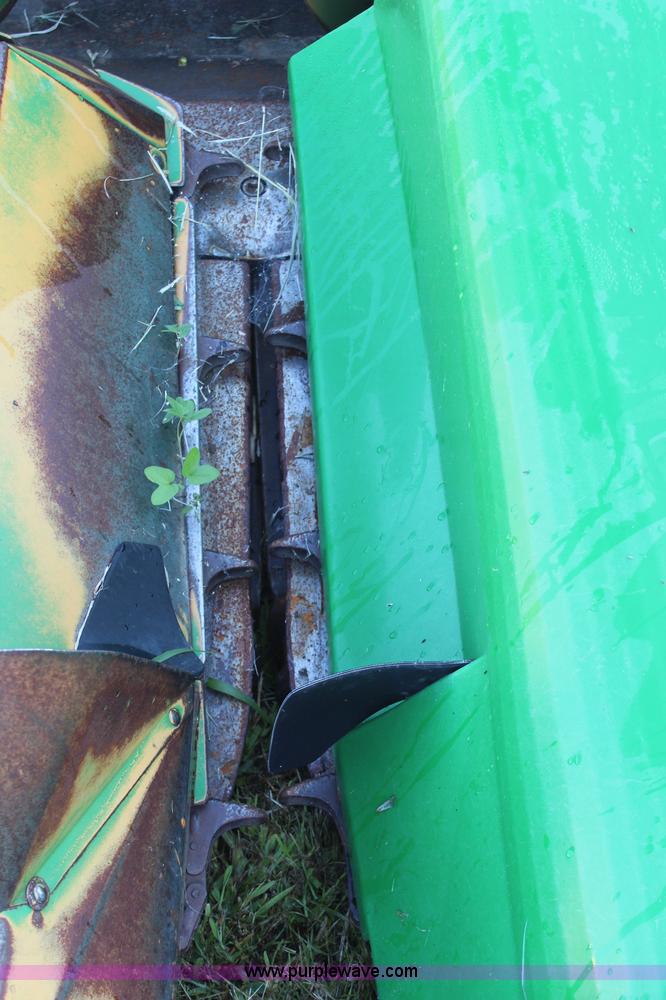 image for item J2168 1987 John Deere 643 corn head