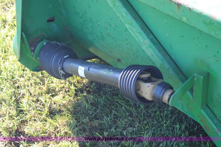 image for item J2168 1987 John Deere 643 corn head