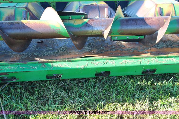 image for item J2168 1987 John Deere 643 corn head