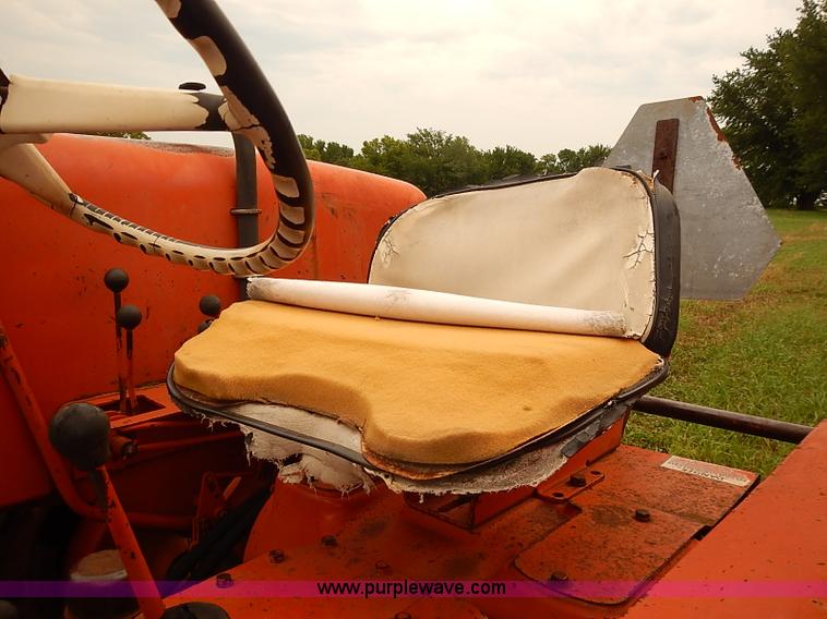 image for item J2180 1966 Allis Chalmers D17 Series IV tractor