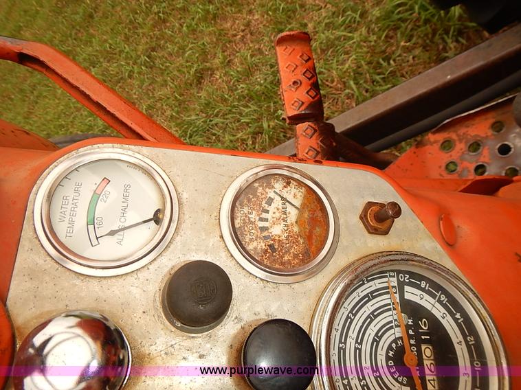 image for item J2180 1966 Allis Chalmers D17 Series IV tractor