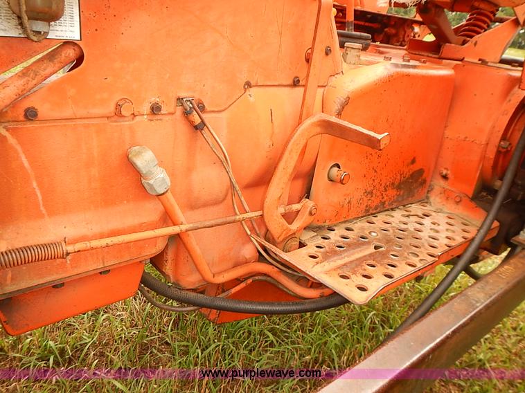 image for item J2180 1966 Allis Chalmers D17 Series IV tractor