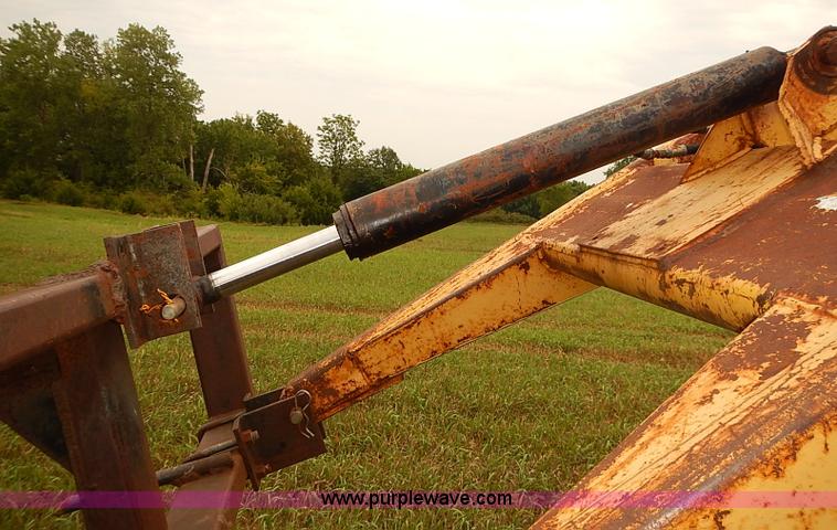 image for item J2180 1966 Allis Chalmers D17 Series IV tractor