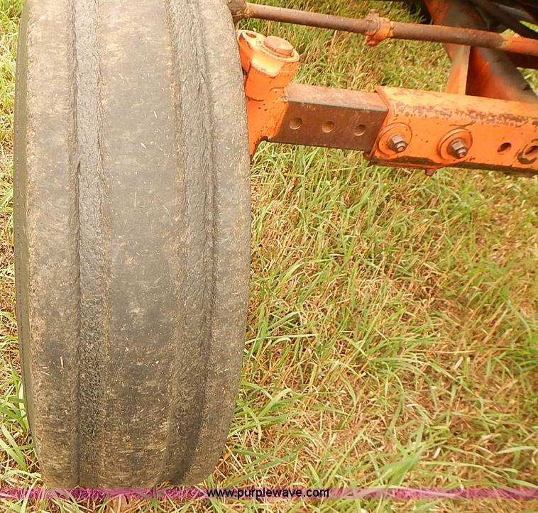 image for item J2180 1966 Allis Chalmers D17 Series IV tractor