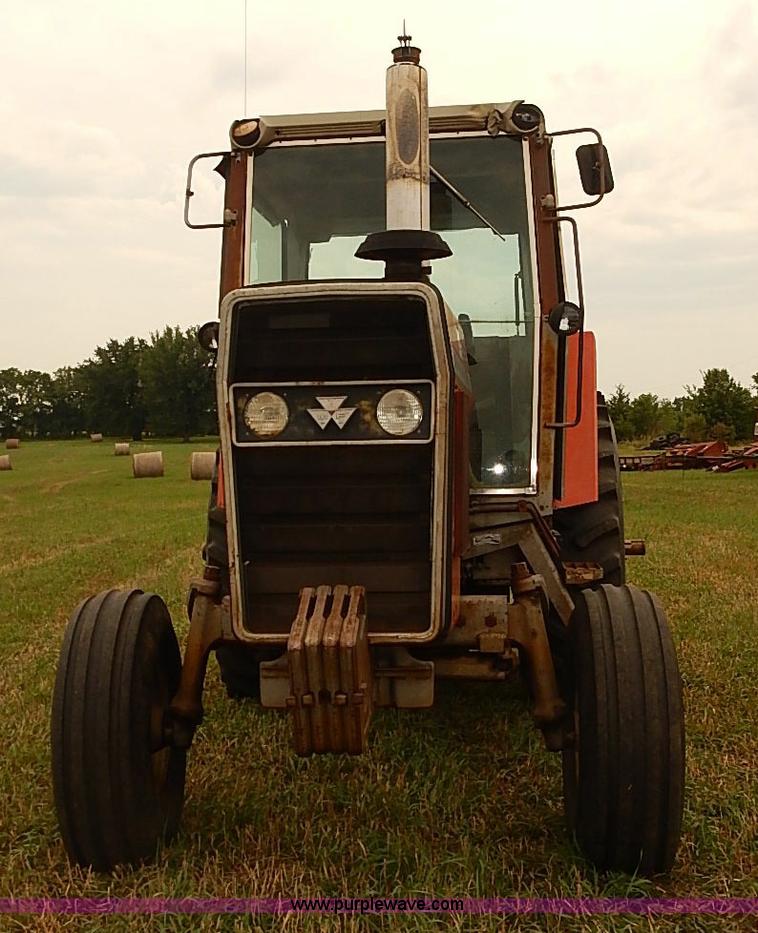 image for item J2181 1981 Massey Ferguson 2675 tractor