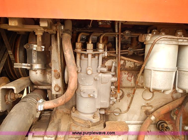 image for item J2181 1981 Massey Ferguson 2675 tractor