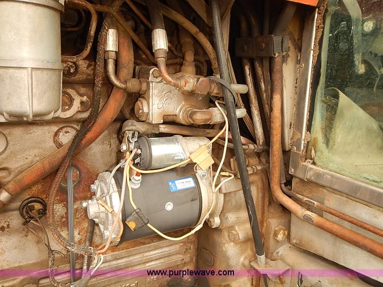 image for item J2181 1981 Massey Ferguson 2675 tractor