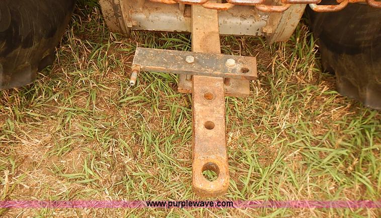 image for item J2181 1981 Massey Ferguson 2675 tractor