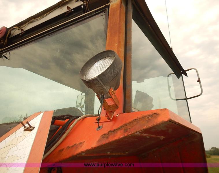 image for item J2181 1981 Massey Ferguson 2675 tractor