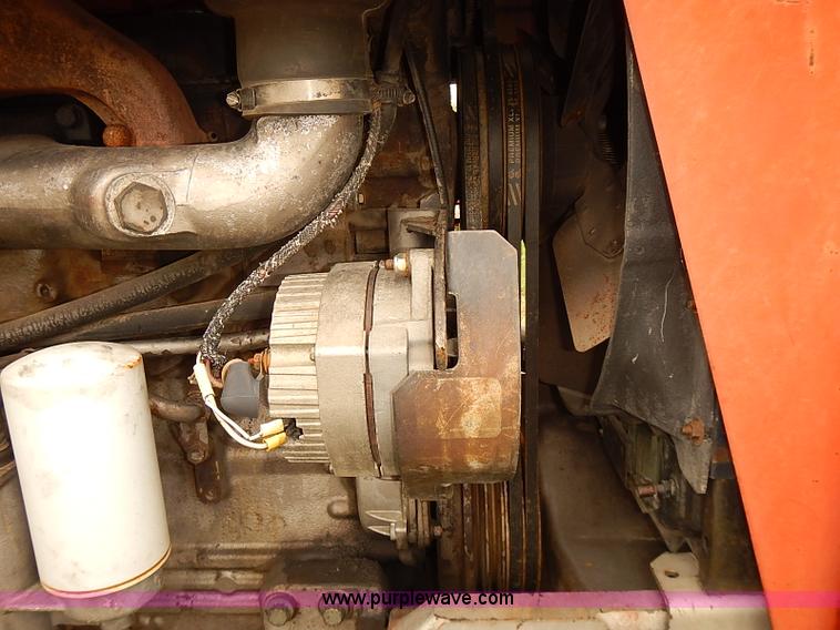 image for item J2181 1981 Massey Ferguson 2675 tractor