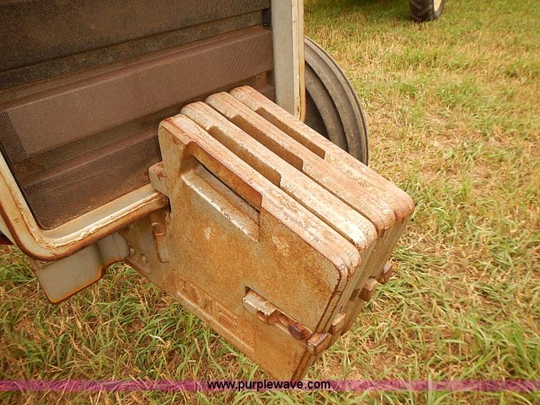 image for item J2181 1981 Massey Ferguson 2675 tractor