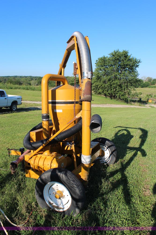 image for item J2218 Walinga Econo vac grain vac