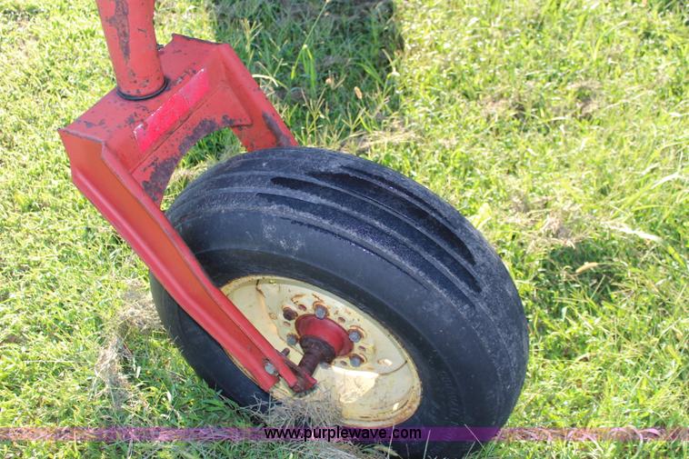 image for item J2219 1995 New Holland 2550 swather