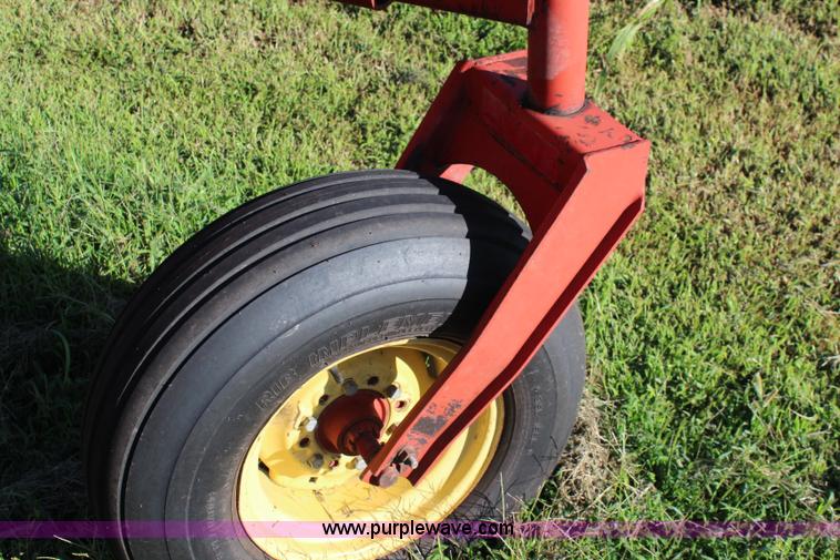 image for item J2219 1995 New Holland 2550 swather