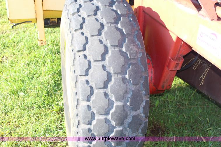 image for item J2219 1995 New Holland 2550 swather